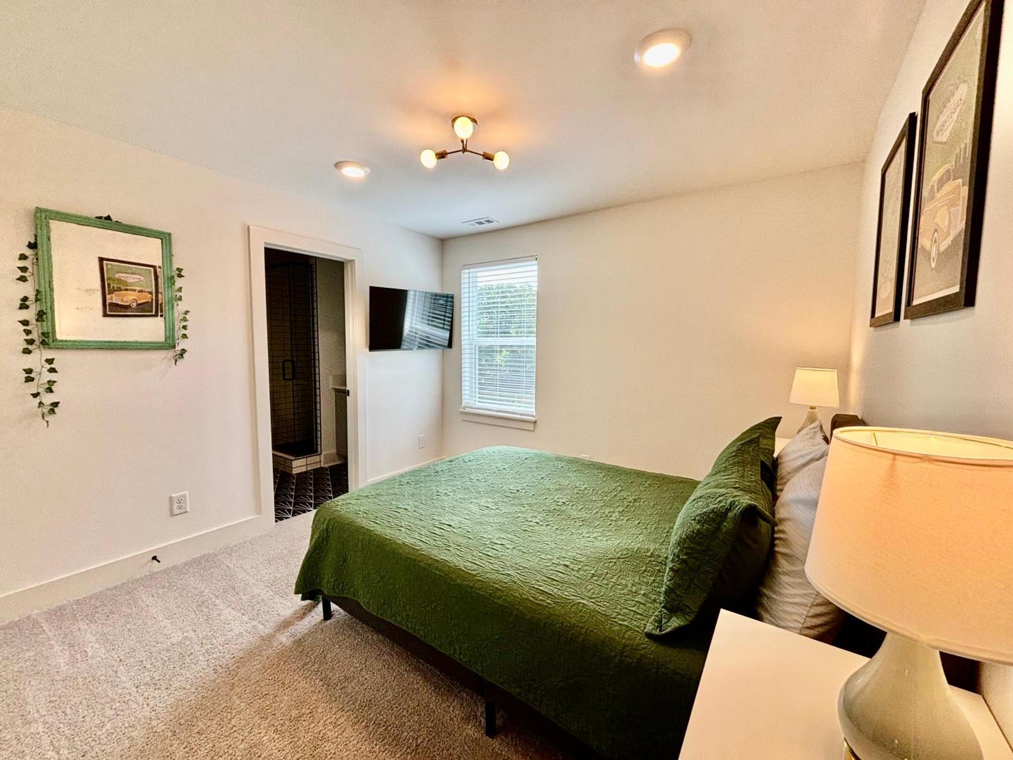 Holiday home Closetobroadwayairportoprymillsgameroom12