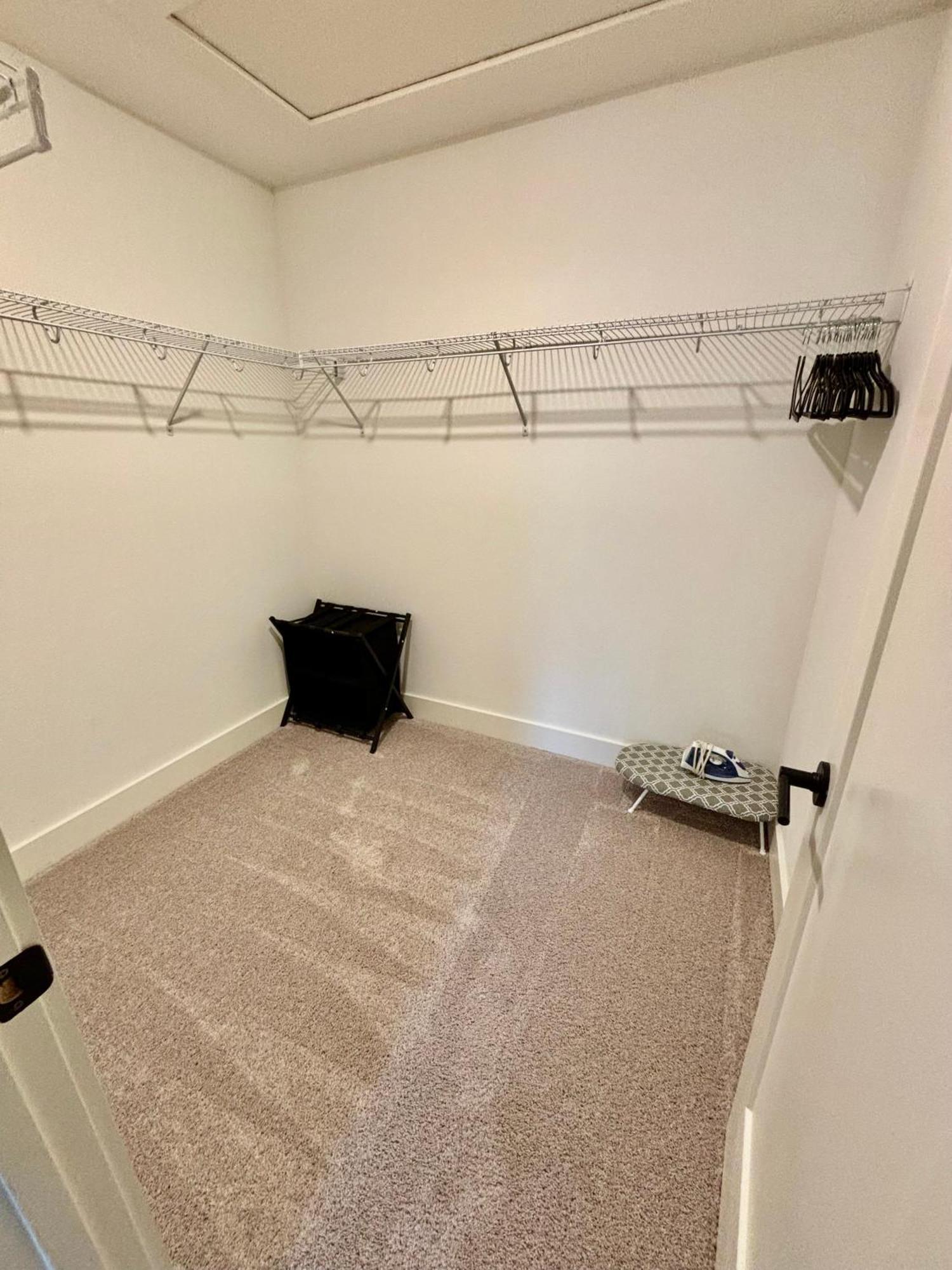Closetobroadwayairportoprymillsgameroom12 Holiday home